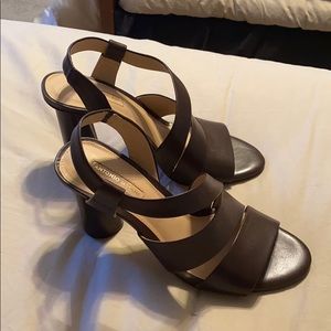 NEW Antonio Milani Brown Leather Circle Block Heel